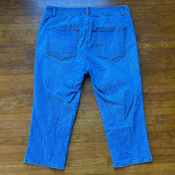 Chaps Cropped Jeans 12 - Picture 3 of 3